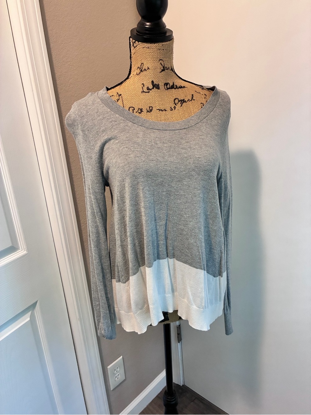 Victoria's Secret Gray and White Long-Sleeve Colorblock Top